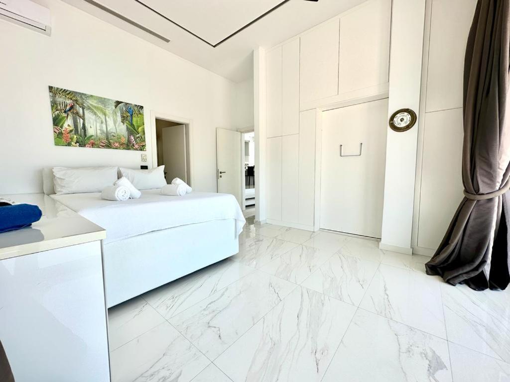 Leblanc Luxurious Beachfront Villa, Gcollectiongr Ermioni Exterior foto